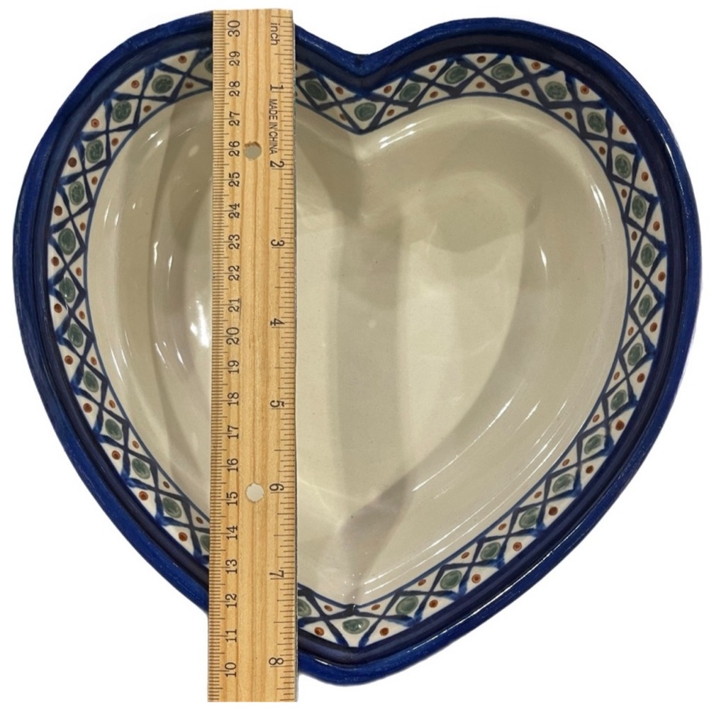 MINT! BOLESLAWIEC POLISH POTTERY Hand Made Navy & Cream Heart Shaped 8" Bowl